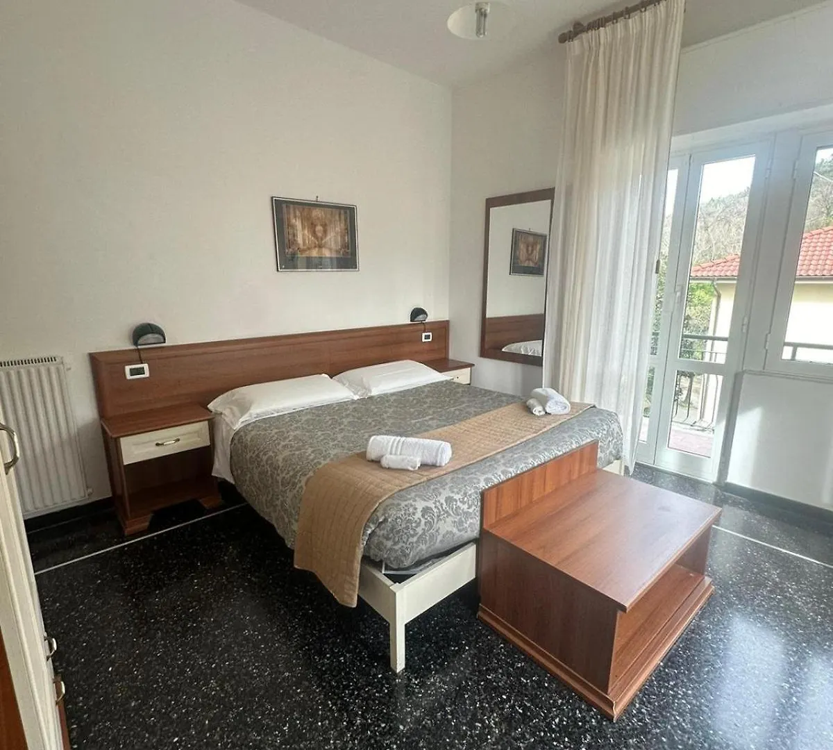 **  Hotel La Pineta Cogoleto Italien